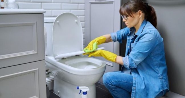 Unclogging a Toilet Without a Plumber or Plunger Unclogging a Toilet Without a Plumber or Plunger
